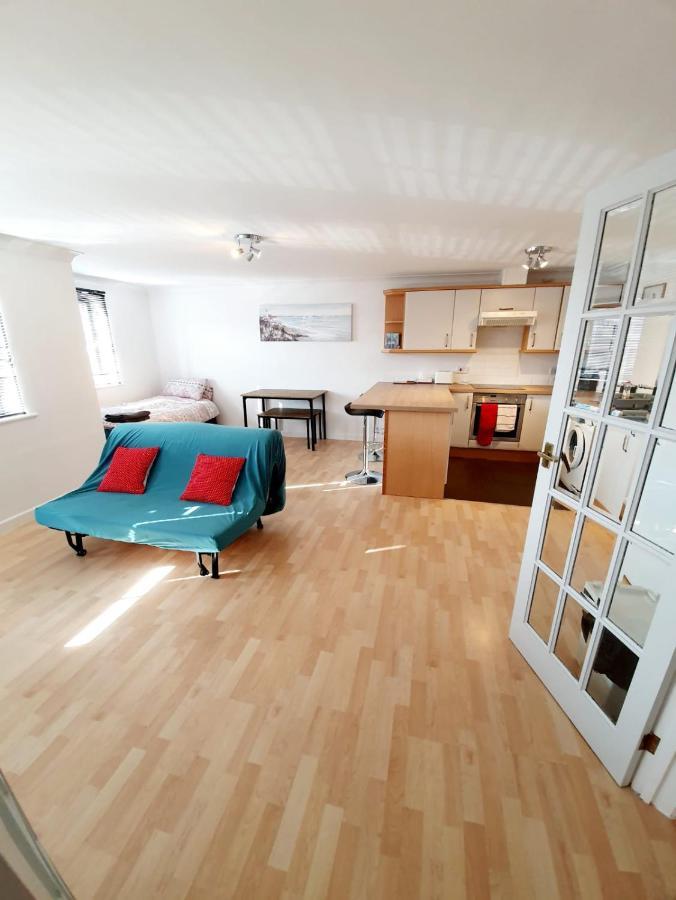 Chelmsford Town Centre Apartments With Car Parking Экстерьер фото
